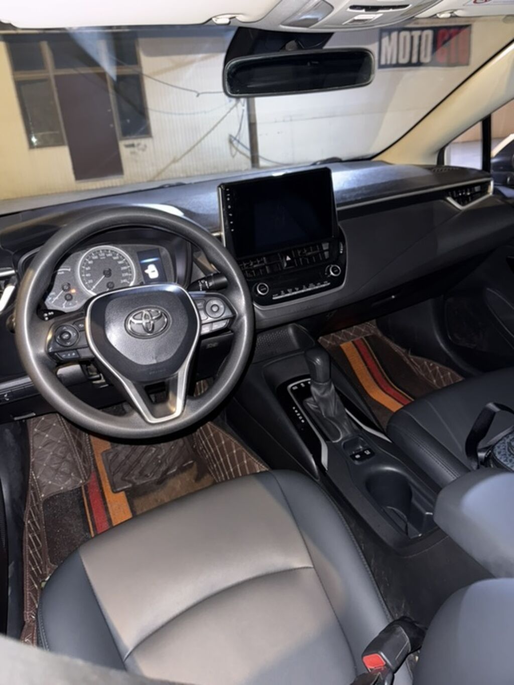 Toyota Corolla: 2019 г., 1.8 л, Вариатор, Гибрид, Седан: фото 6
