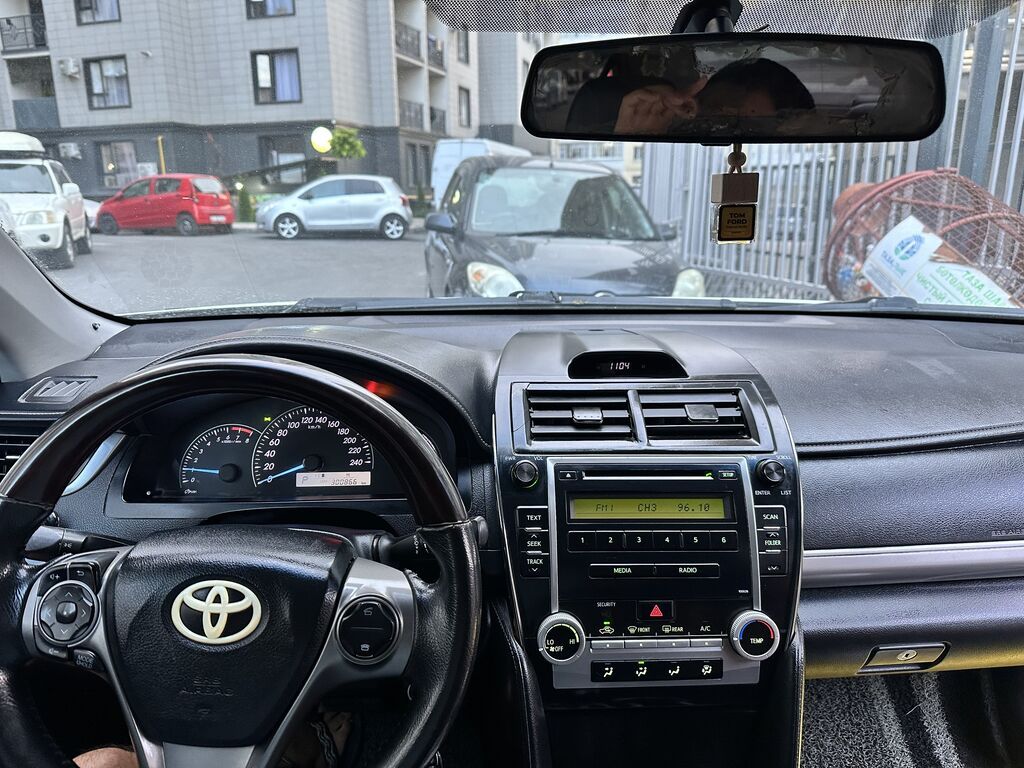 Toyota Camry: 2011 г., Бензин, Седан: фото 5