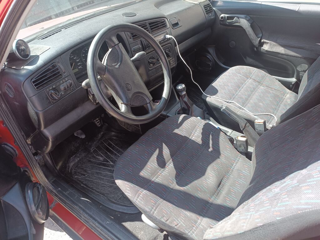 Volkswagen Golf: 1992 г., 1.8 л, Механика, Бензин, Хэтчбэк: фото 3