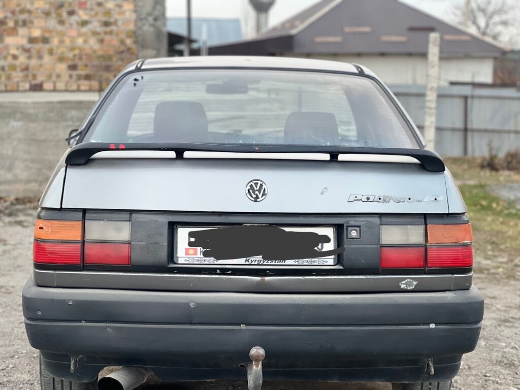 Volkswagen Passat: 1989 г., 1.8 л, Механика, Бензин, Седан: фото 3