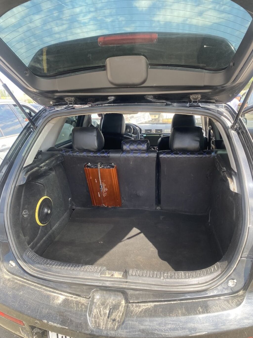 Mazda 3: 2006 г., 1.6 л, Механика, Бензин, Хэтчбэк: фото 8