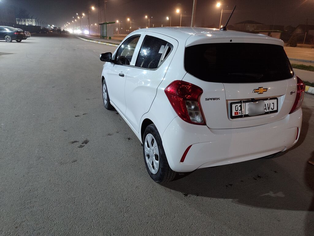 Chevrolet Spark: 2018 г., 1 л, Вариатор, Бензин, Хэтчбэк — фото 6