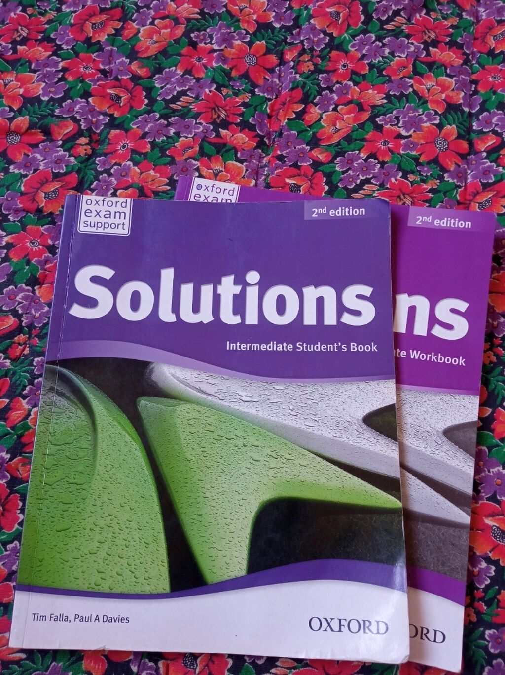 Продам книгу Solutions состояние норма: 500 KGS ➤ Книги, журналы, CD, DVD |  Ош | 34872916 ᐈ lalafo.kg