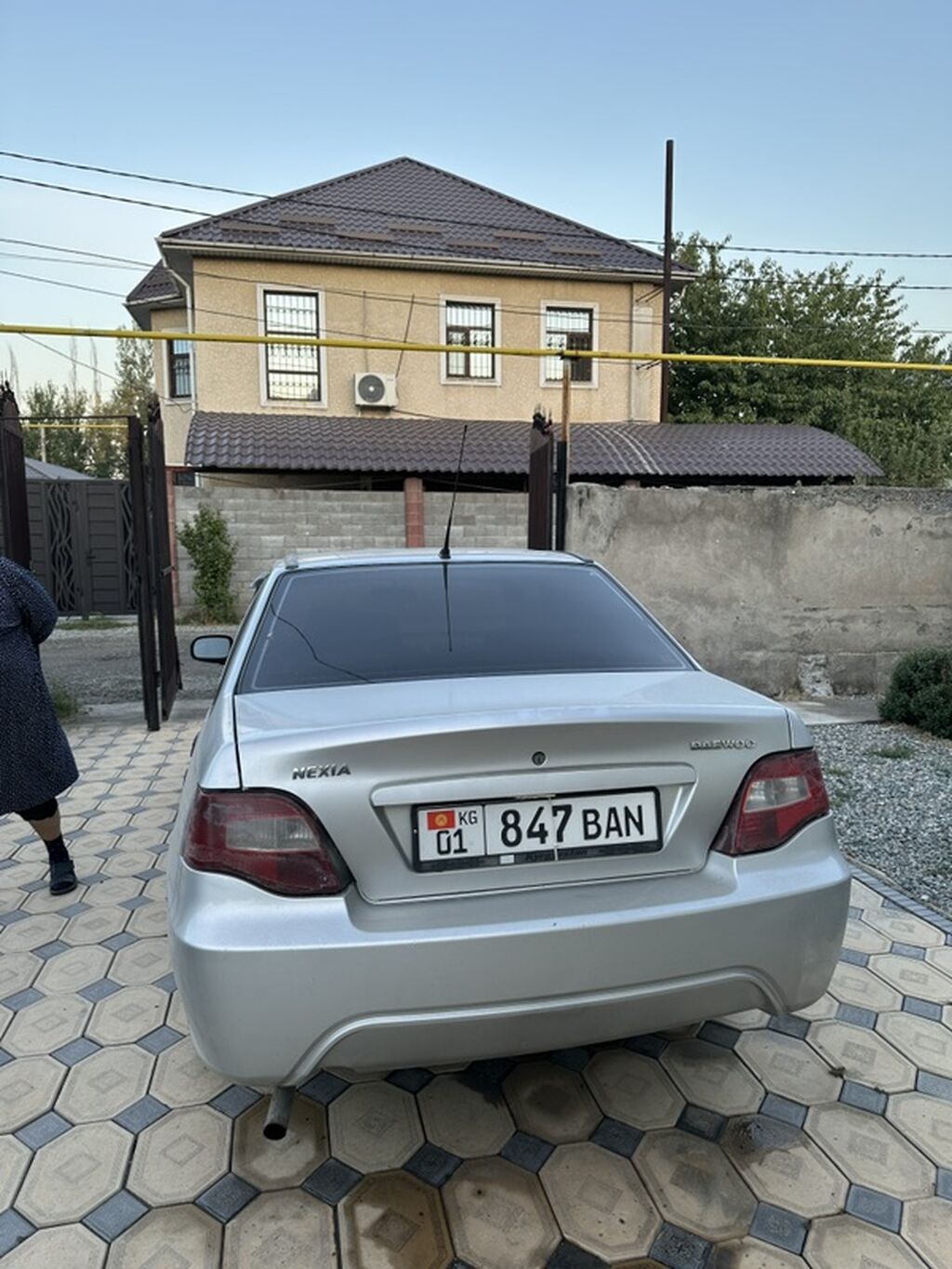 Daewoo Nexia: 2011 г., 1.5 л, Механика, Седан: фото 3