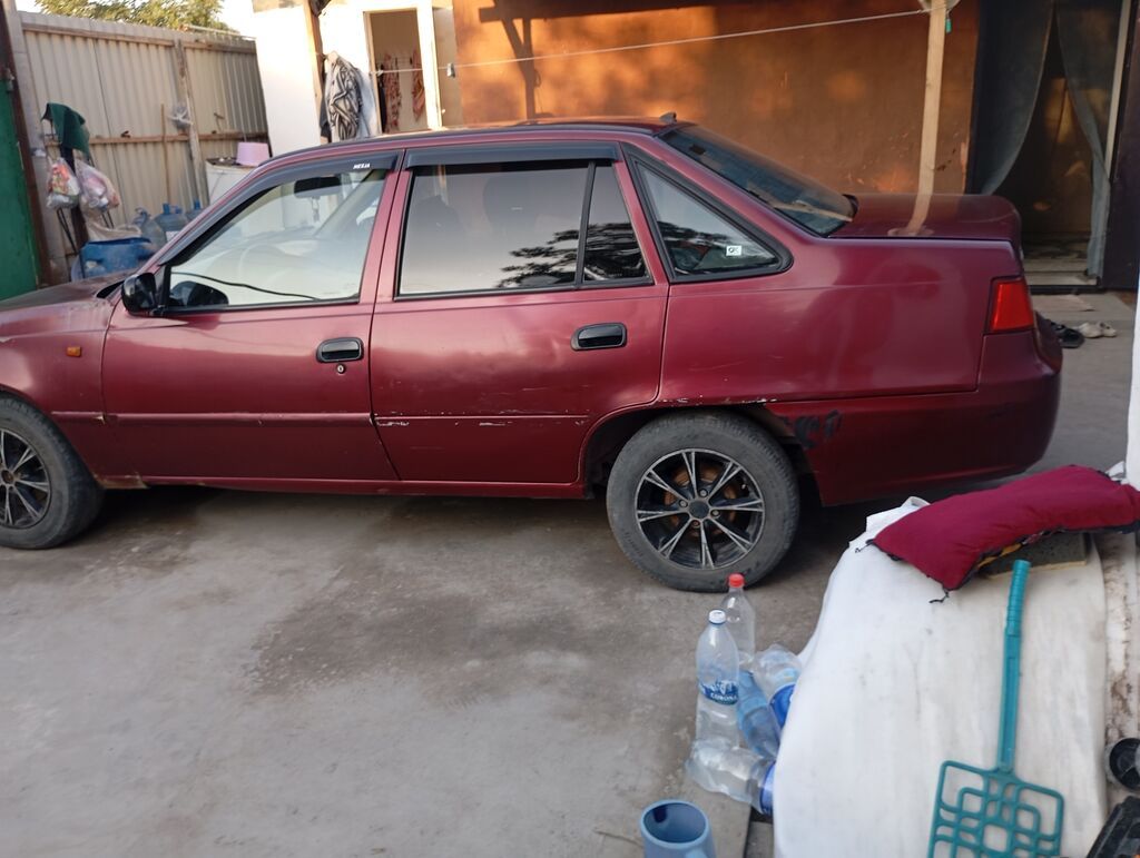 Daewoo Nexia: 2008 г., 1.5 л, Механика, Седан: фото 8