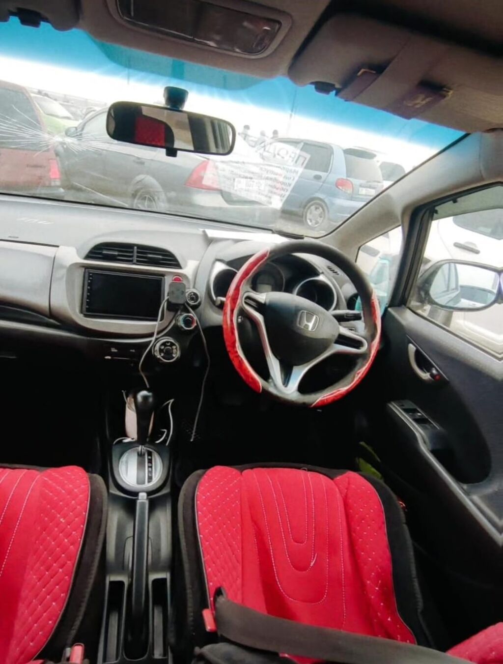 Honda Fit: 2008 г., 1.4 л, Вариатор, Бензин, Хэтчбэк: фото 3