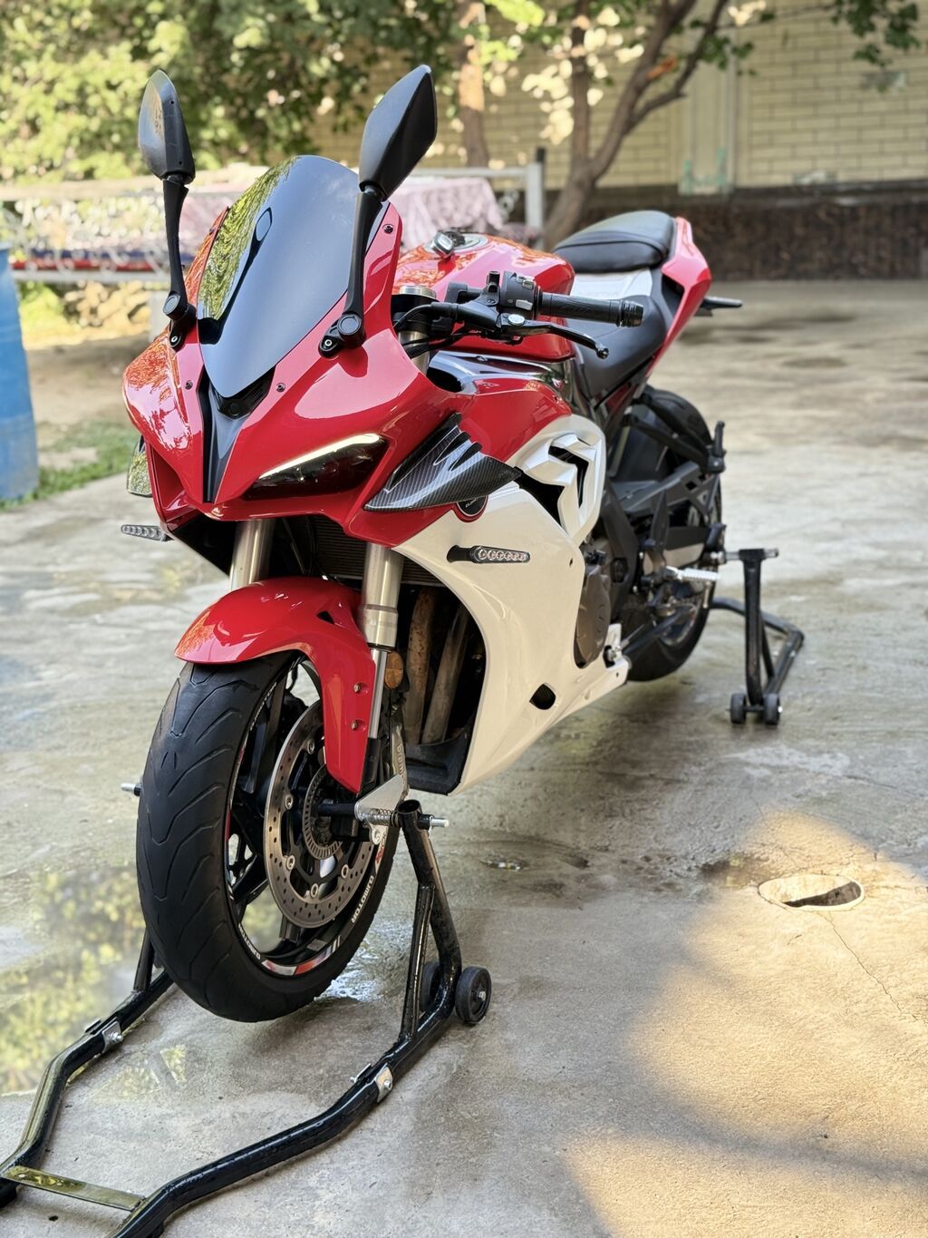 QJ-MOTOR 600RR, 2022 г., 12000 км: фото 2
