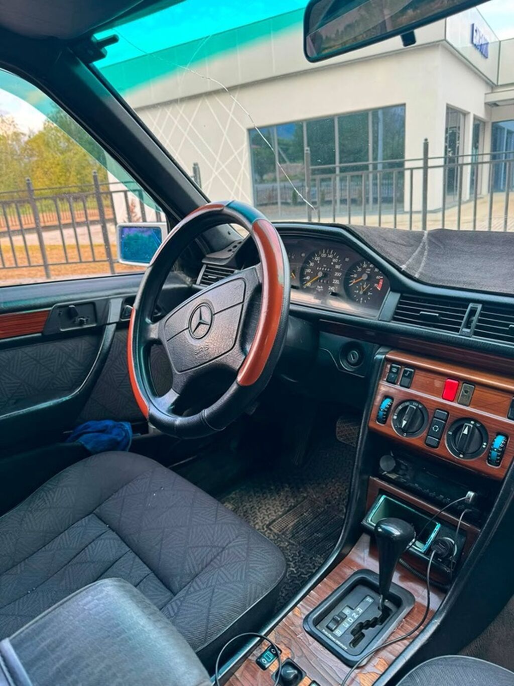 Mercedes-Benz W124: 1994 г., 2.2 л, Автомат, Бензин, Седан: фото 2