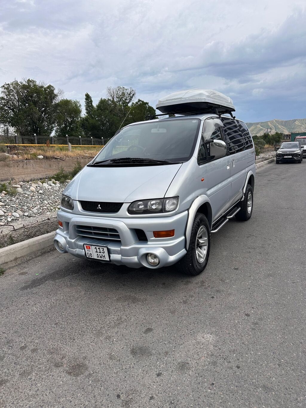 Mitsubishi Space Gear: 2002 г., 3 л, Автомат, Бензин, Минивэн: фото 2