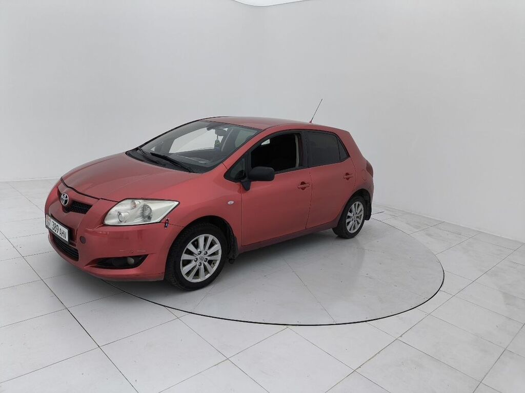 Toyota Auris: 2007 г., 1.6 л, Бензин, Хэтчбэк — фото 2