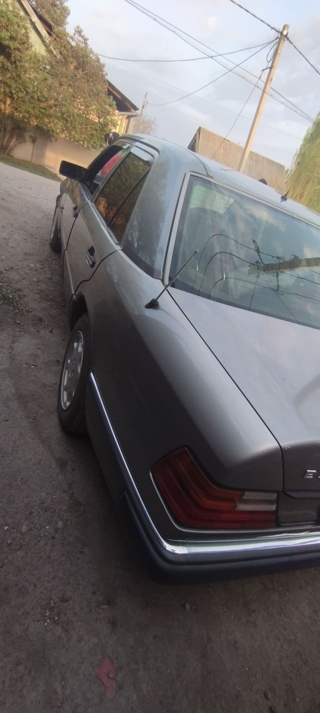 Mercedes-Benz W124: 1992 г., 2.3 л, Механика, Бензин, Седан: фото 3