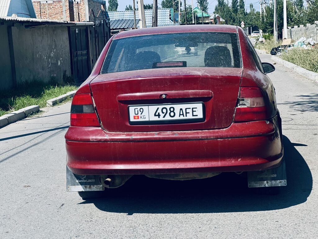 Opel Vectra: 1998 г., 1.6 л, Механика, Бензин, Седан: фото 6