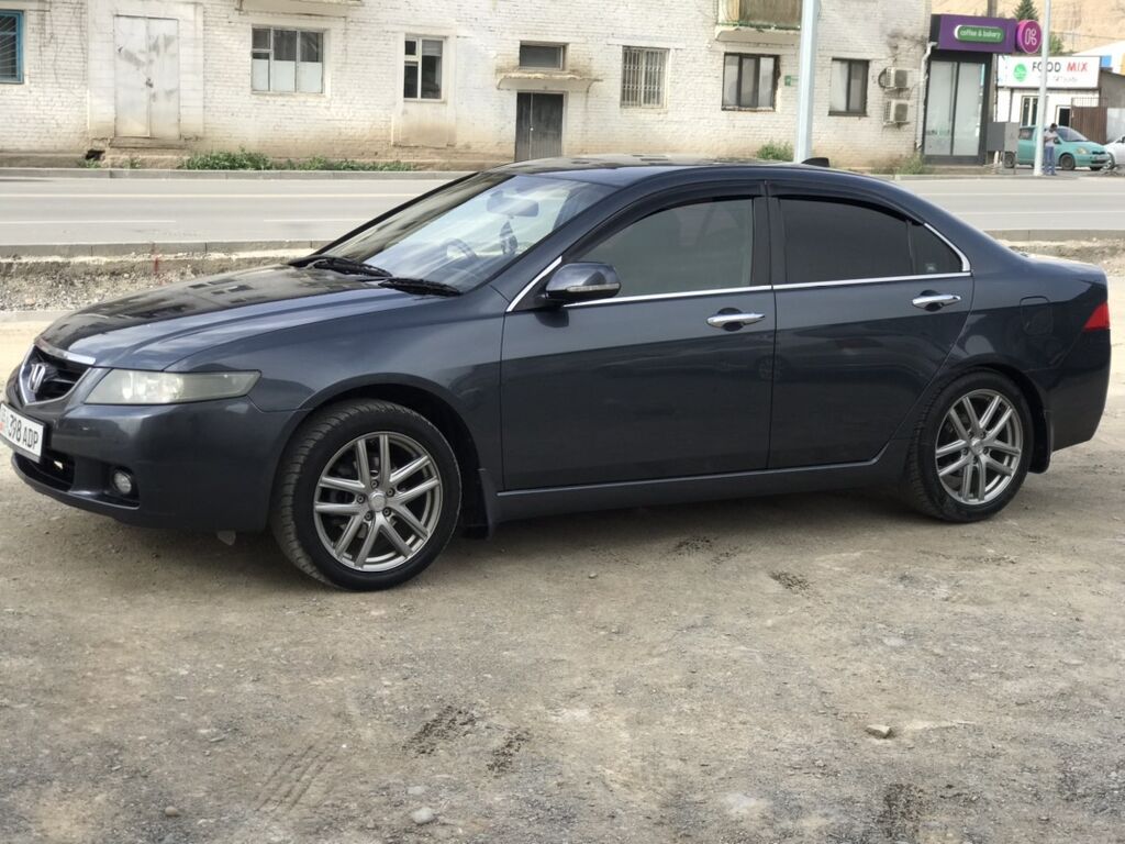 Honda Accord: 2004 г., 2 л, Автомат, Бензин, Седан: фото 2