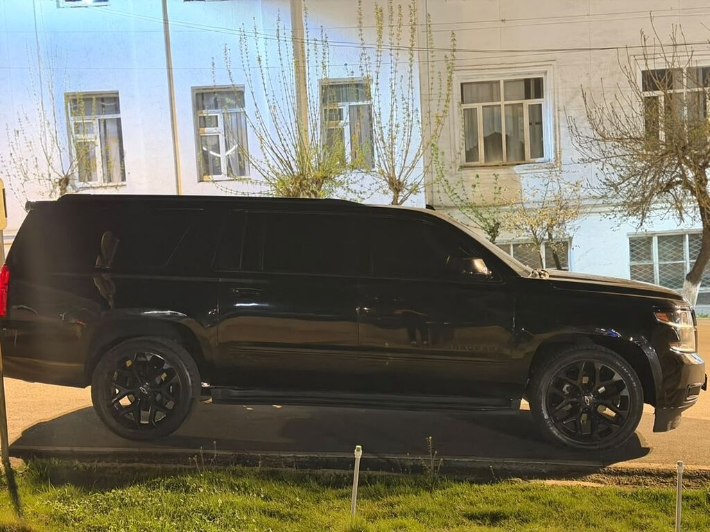 Chevrolet Suburban: 2017 г., 5.3 л, Автомат, Бензин, Внедорожник: фото 4