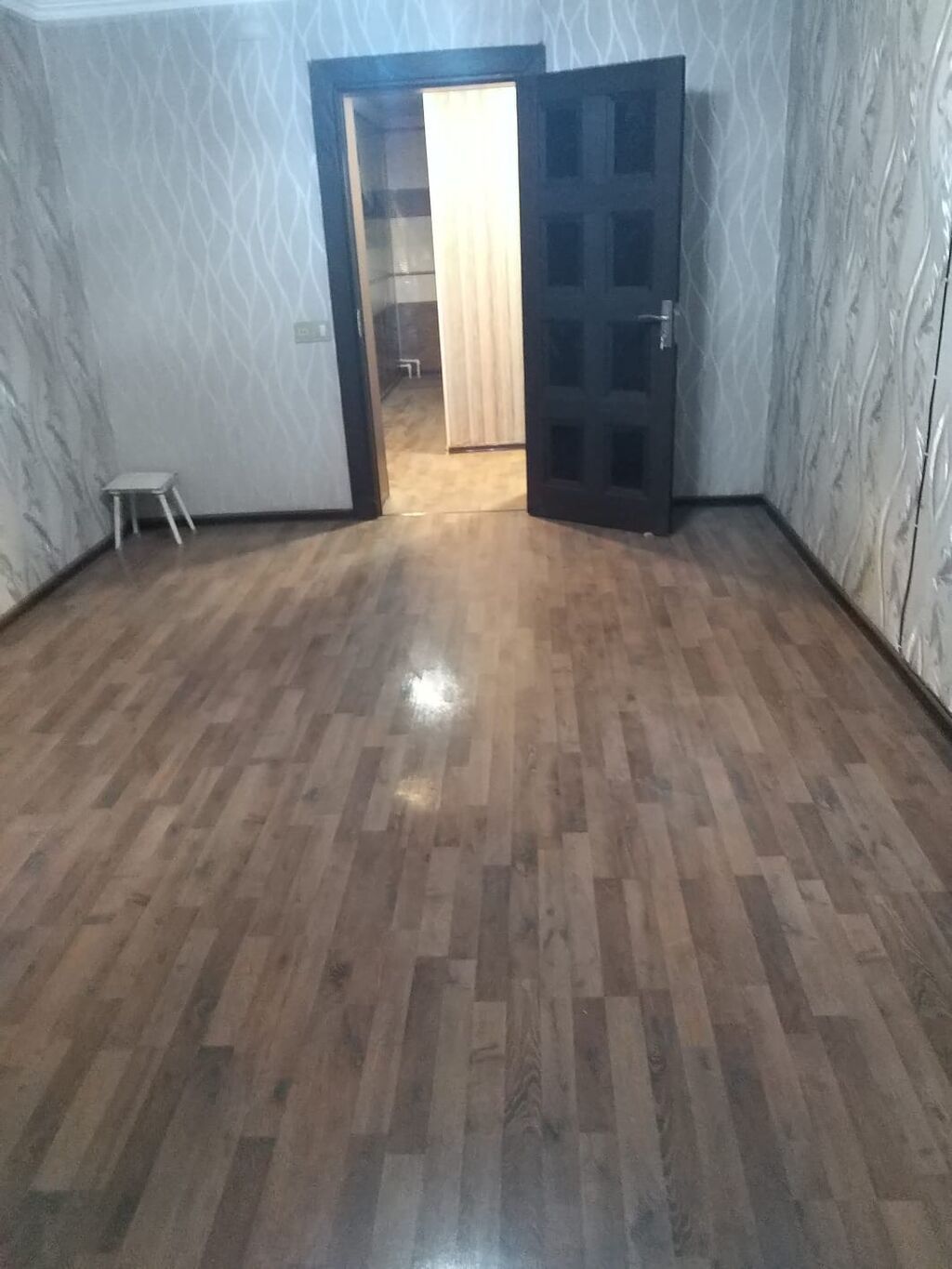 Azadliq prospekti metrosundan 10 deqiqelik mesafede 99 sayli mektebin