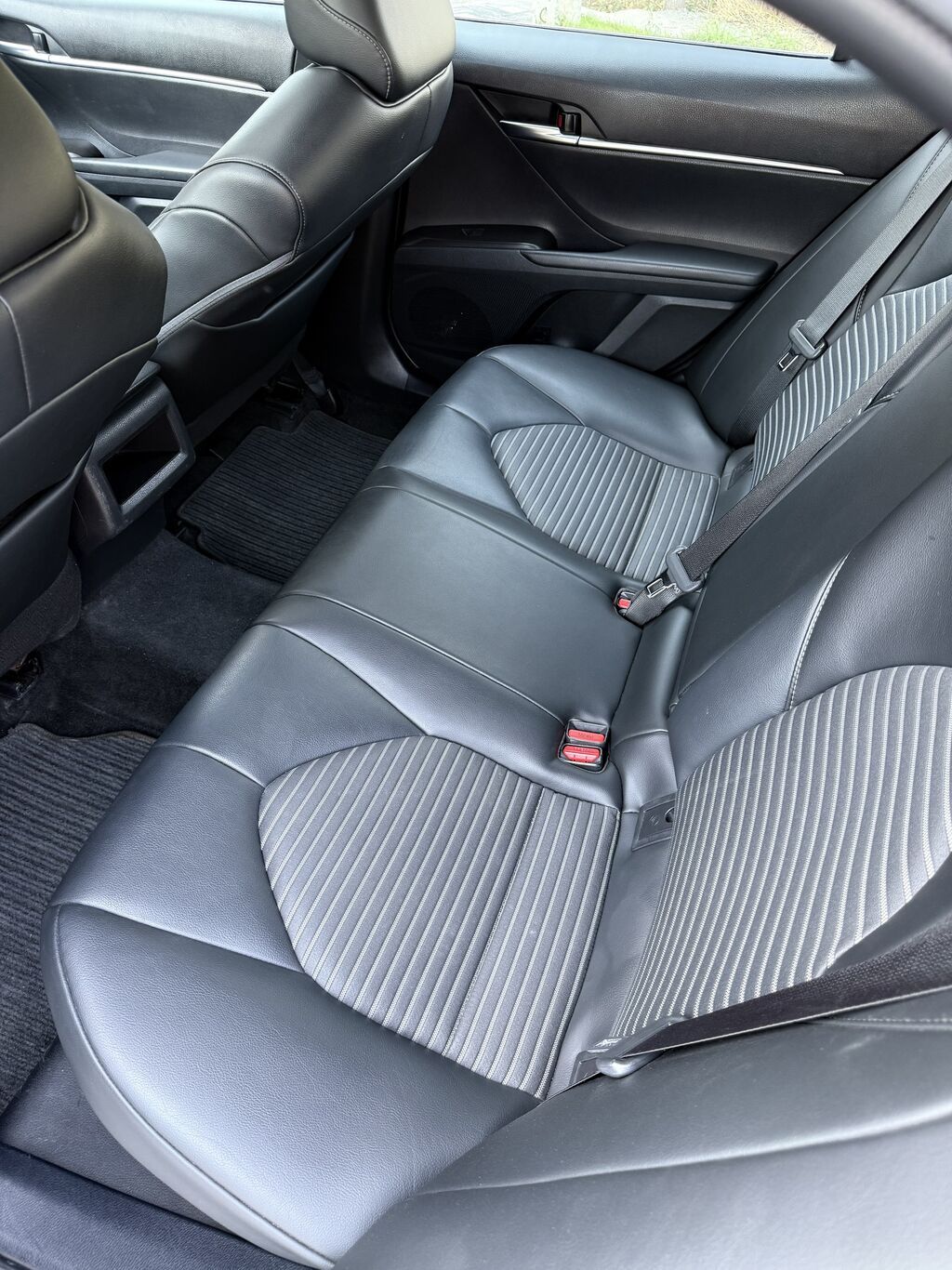 Toyota Camry: 2021 г., Автомат, Гибрид, Седан: фото 4