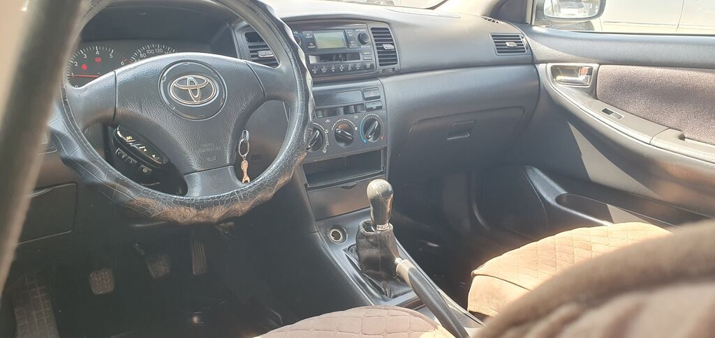 Toyota Corolla: 2003 г., 2 л, Механика, Дизель, Универсал: фото 6