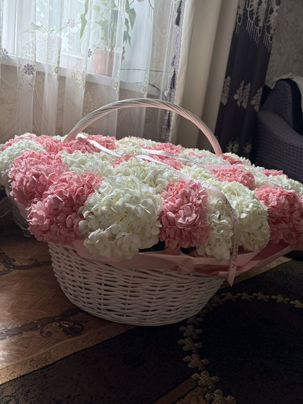 Большая декоративная корзина с цветочной композицией - Основа: фото 2