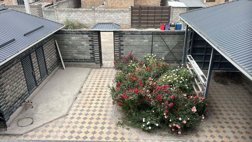 Продаю дом ж/м Биримдик Кут. 2-этажа, площадь 210м². Дом 1.5 кирпича: фото 5
