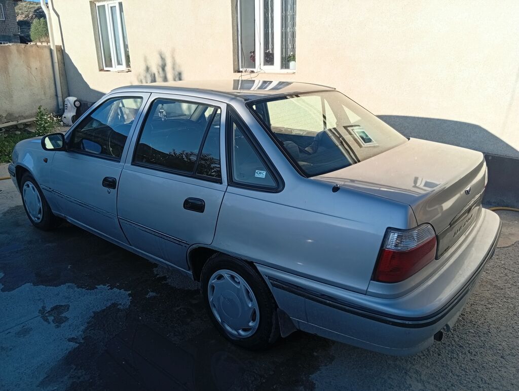 Daewoo Nexia: 2004 г., 1.5 л, Механика, Бензин, Седан: фото 3