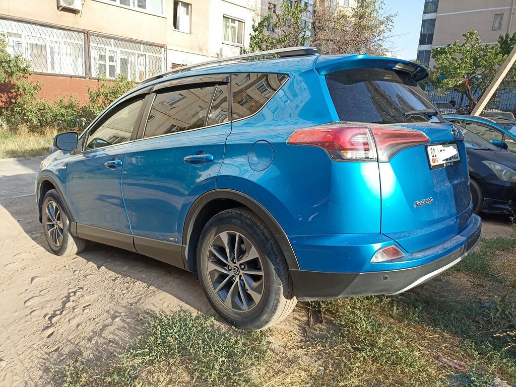 Toyota RAV4: 2018 г., 2.5 л, Автомат, Гибрид, Кроссовер: фото 4