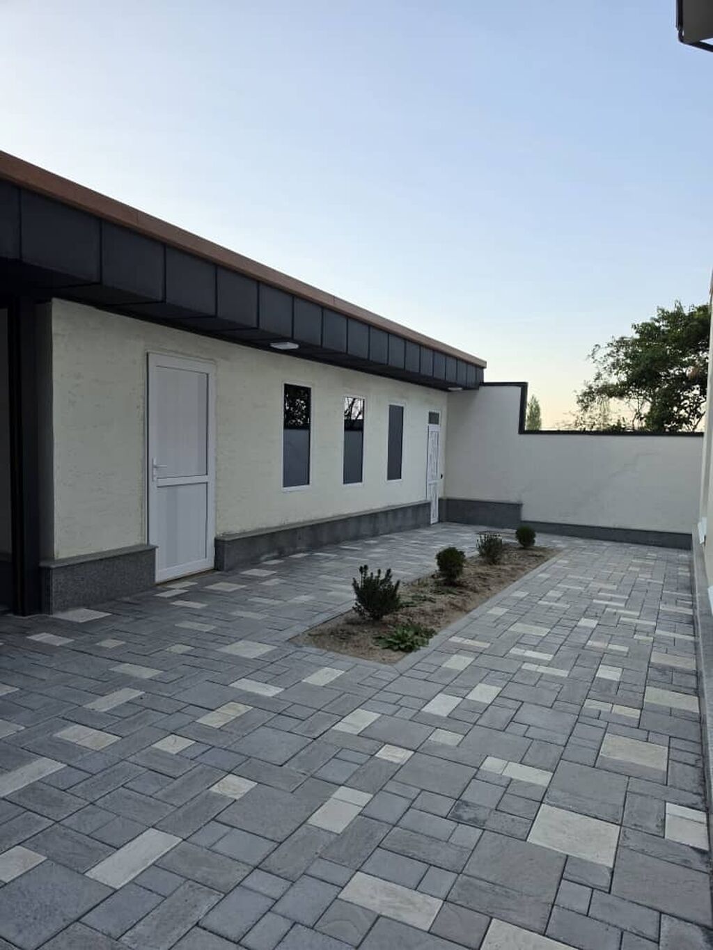 6 комнат и более, 400 м², 8 соток, Бишкек, Чон-Арык с. Собственник: фото 5
