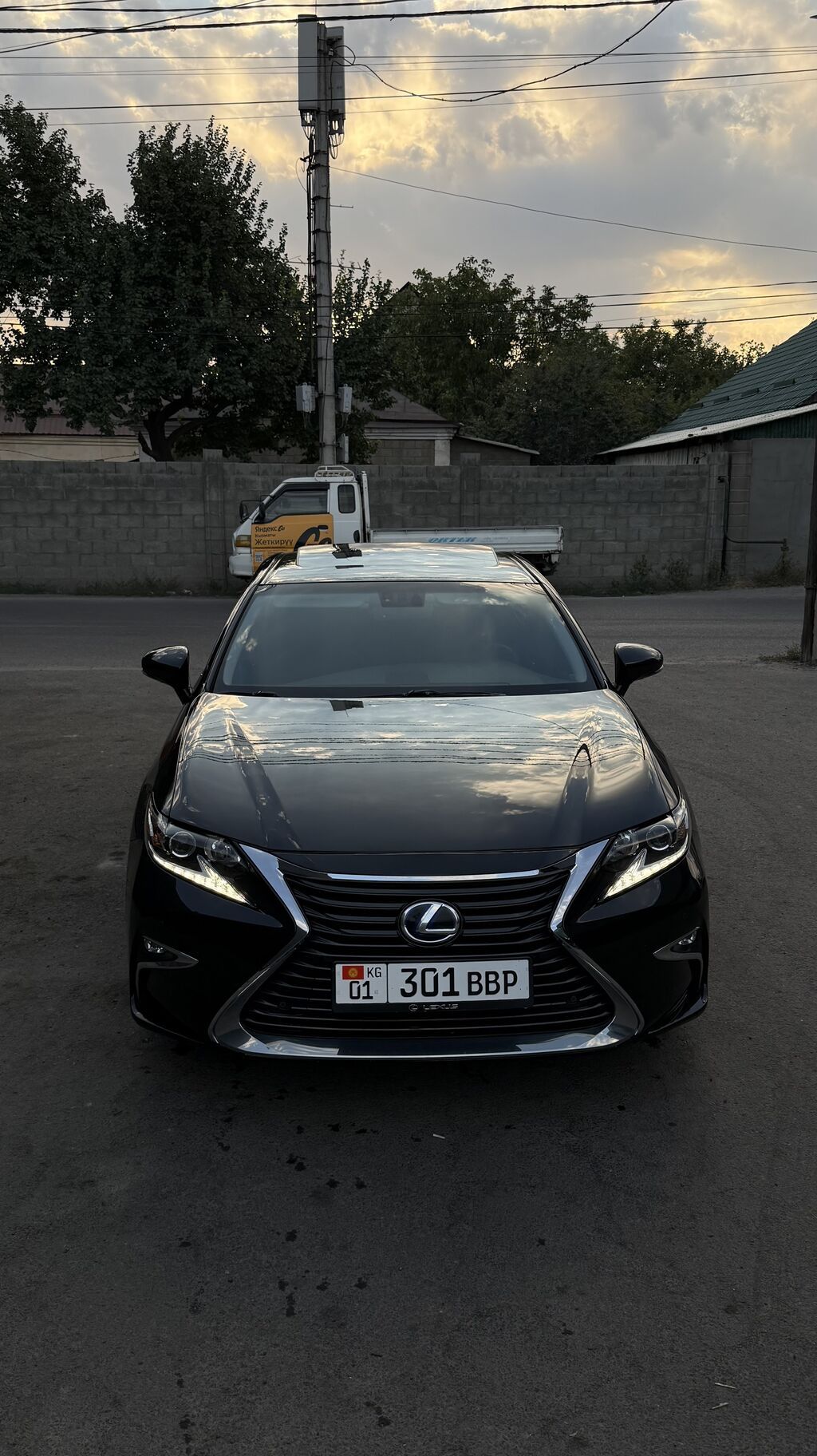 Lexus ES: 2016 г., 2.5 л, Автомат, Гибрид, Седан: фото 1
