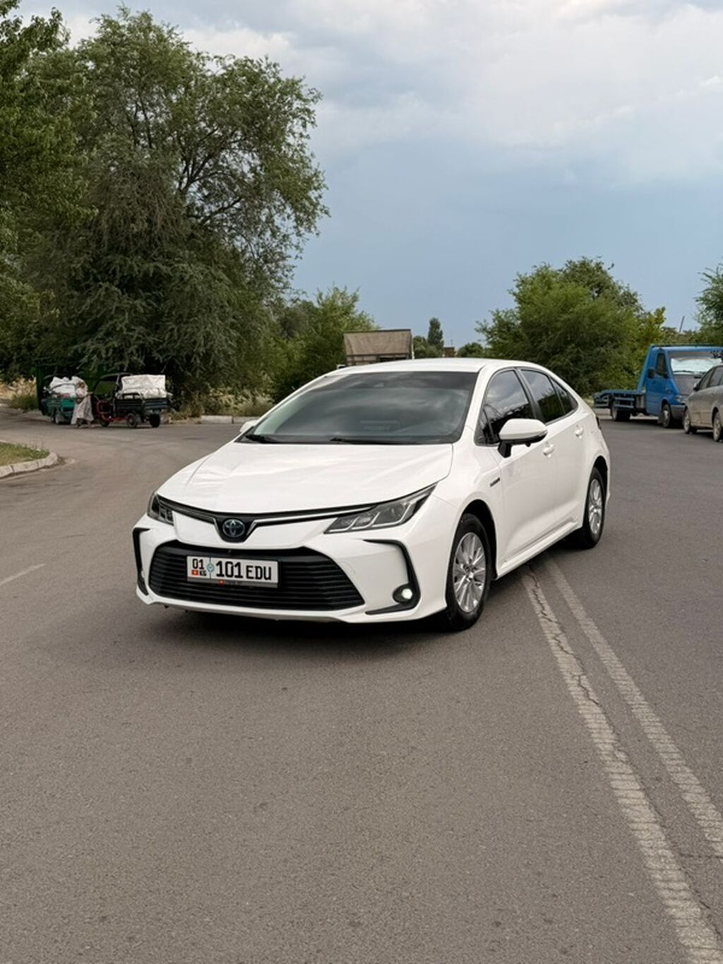 Toyota Corolla: 2019 г., 1.8 л, Вариатор, Гибрид, Седан — фото 8