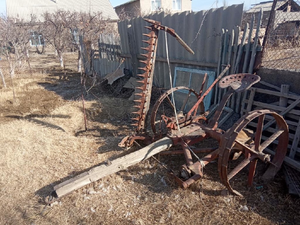 Сколько весит конная косилка старого образца на железных колесах