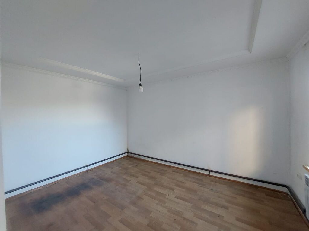 🏡 ПРОДАЁТСЯ ДОМ В ААла-тоо 2! 📍 Район: Ала тоо 2 📐 Участок: 4 сотки 🏠