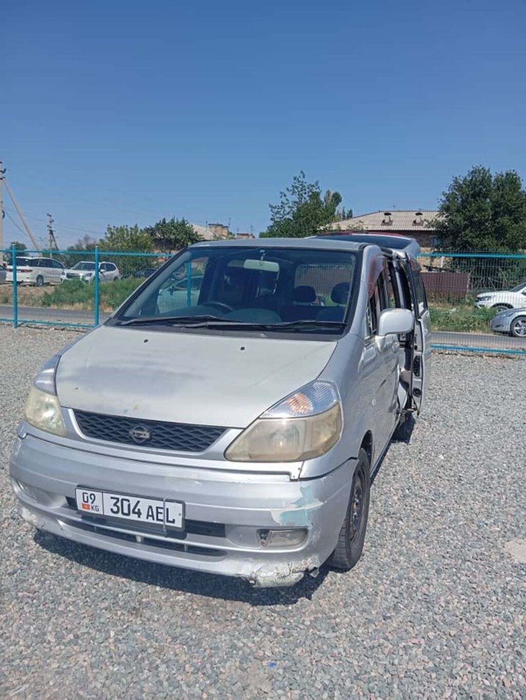 Nissan Serena: 2001 г., 2 л, Автомат, Бензин, Минивэн: фото 2