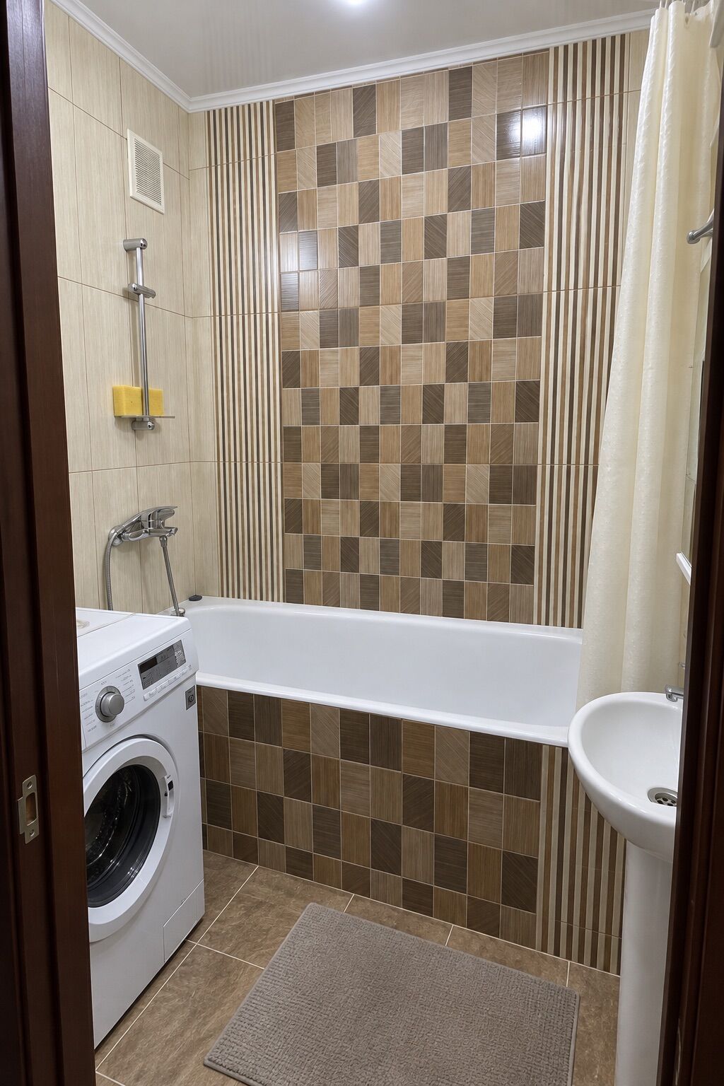 🏡 СДАЁТСЯ 3-КОМНАТНАЯ КВАРТИРА 📍 Район Филармонии • Площадь — 71 м² •