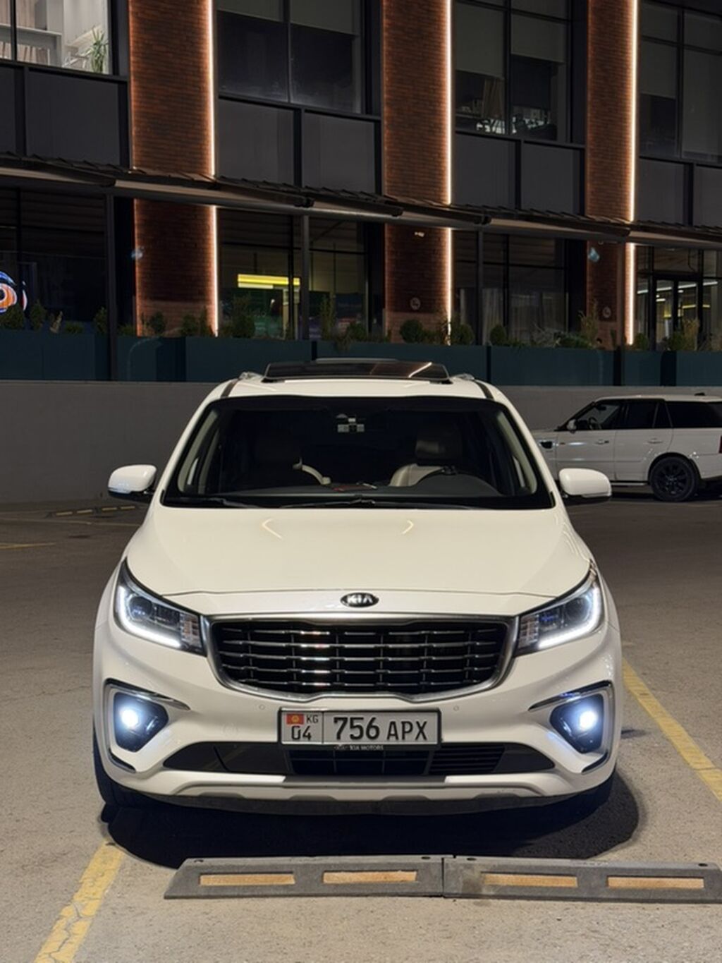 Kia Carnival: 2018 г., 2.2 л, Автомат, Дизель, Минивэн: фото 1