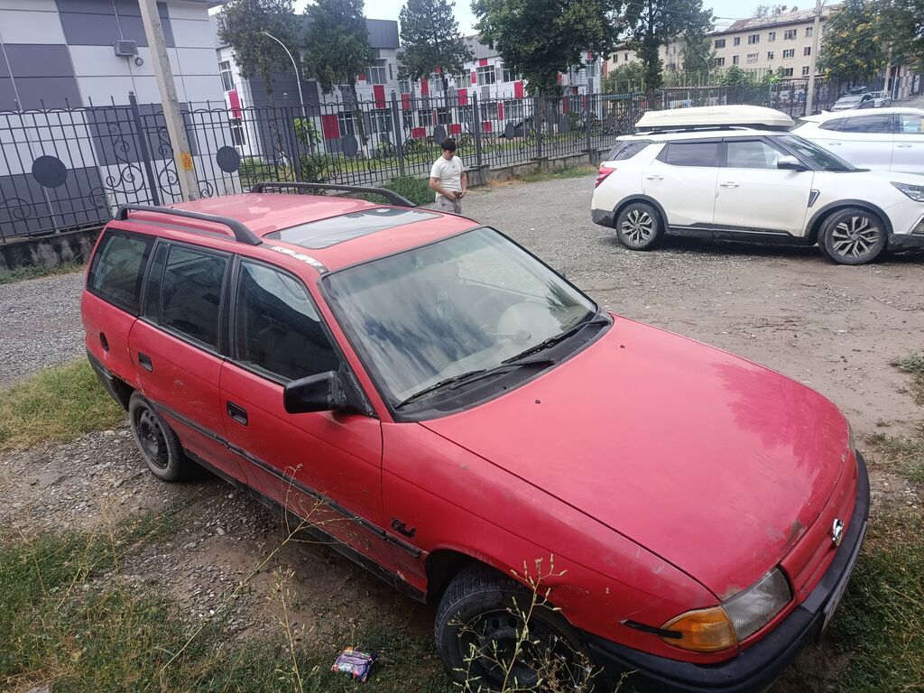 Opel Astra: 1992 г., 1.8 л, Бензин: фото 5