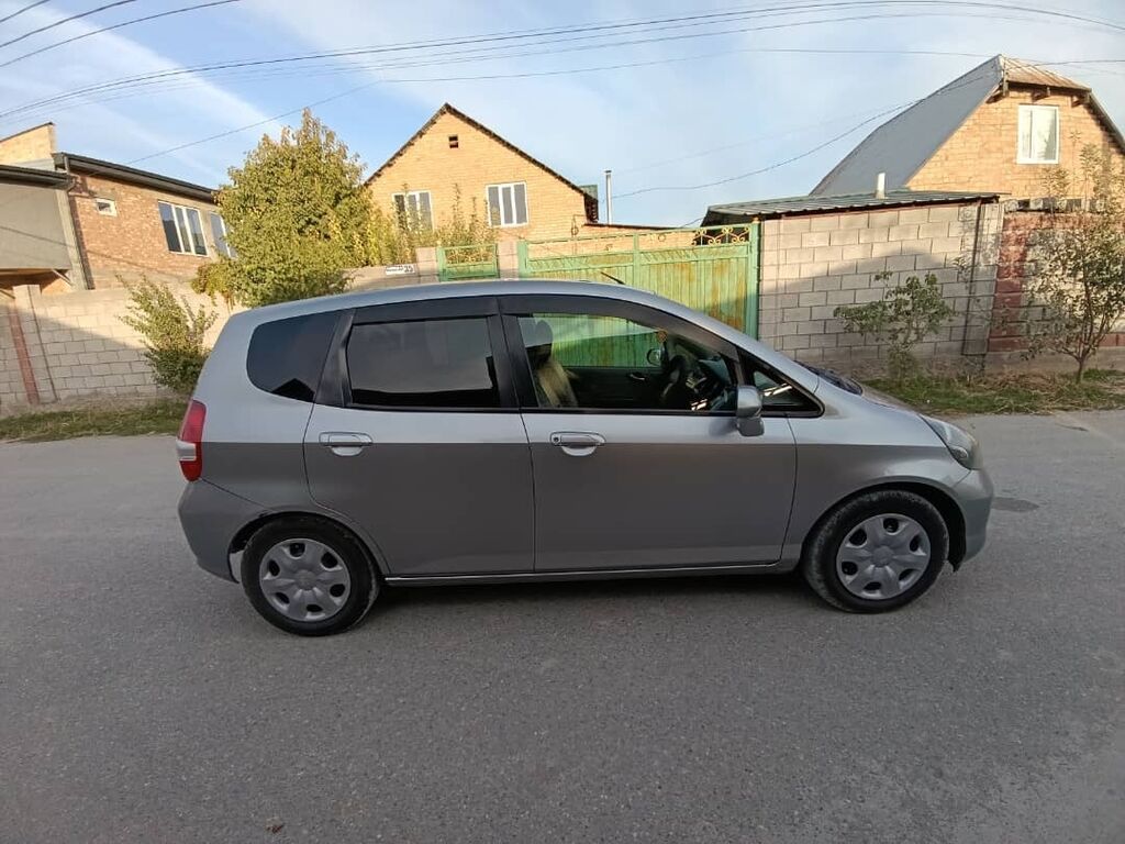Honda Fit: 2003 г., 1.3 л, Автомат, Бензин, Хэтчбэк: фото 6