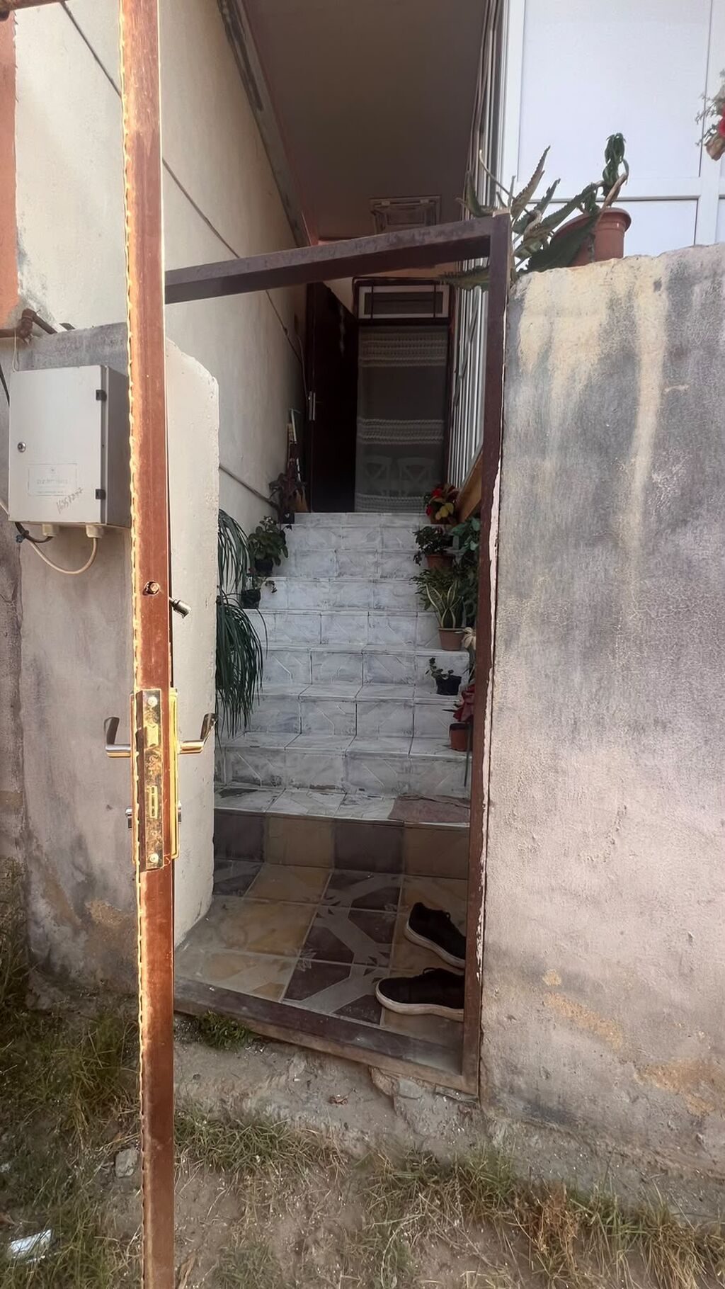 Xirdalanda 5 nom mektebin yaxinliginda kursulu altı qaracli 4 otagli