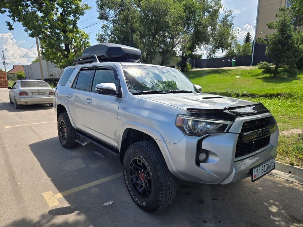 Toyota 4Runner: 2019 г., 4 л, Внедорожник: фото 1