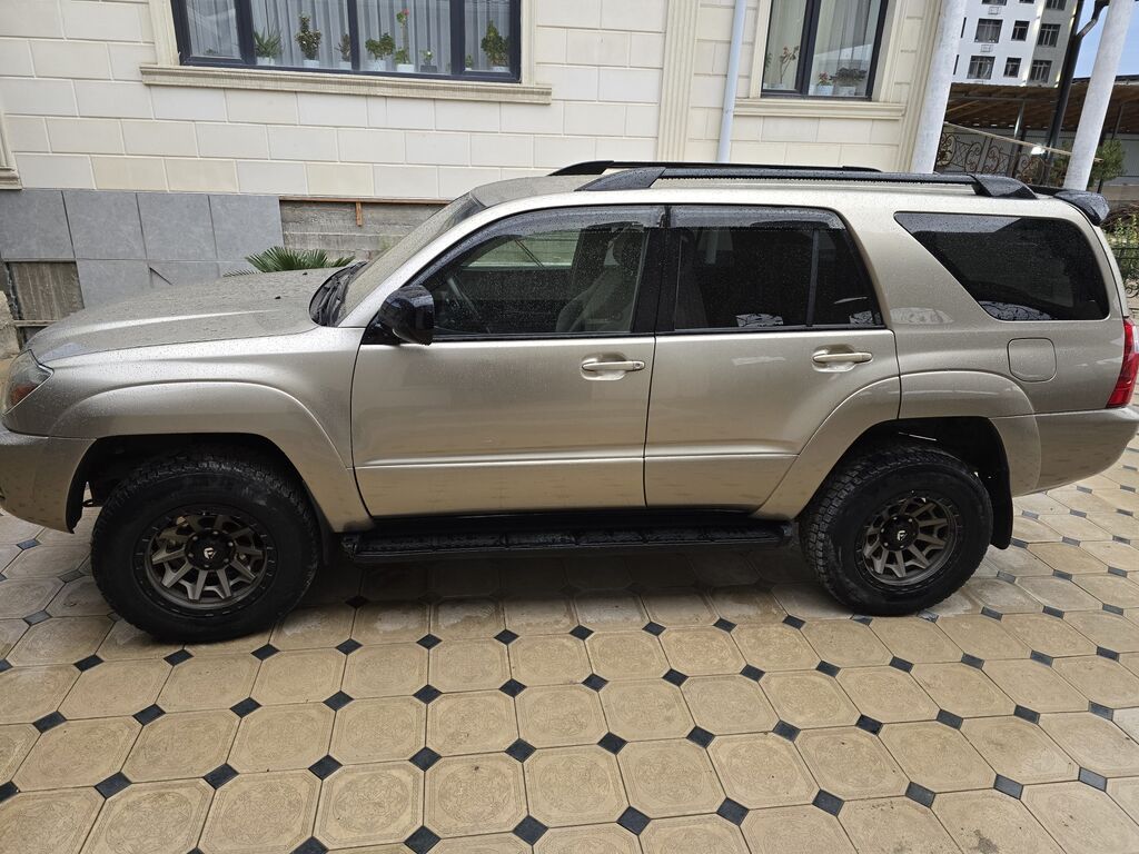 Toyota 4Runner: 2005 г., 4 л, Автомат, Бензин, Внедорожник: фото 3