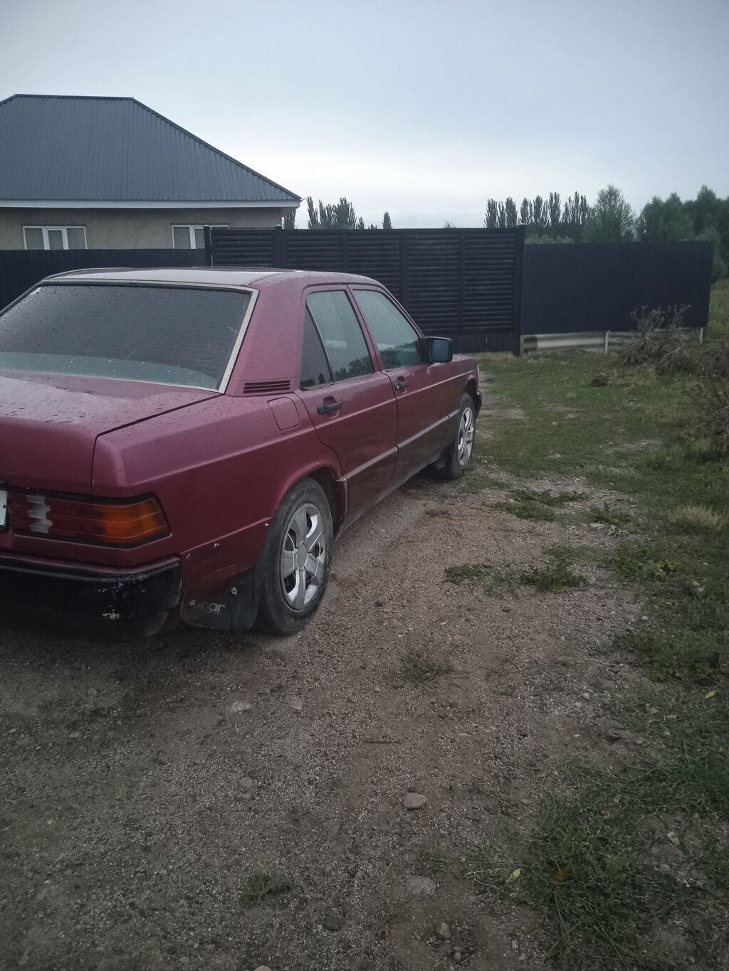 Mercedes-Benz 190: 1990 г., 2 л, Механика, Бензин, Седан: фото 2
