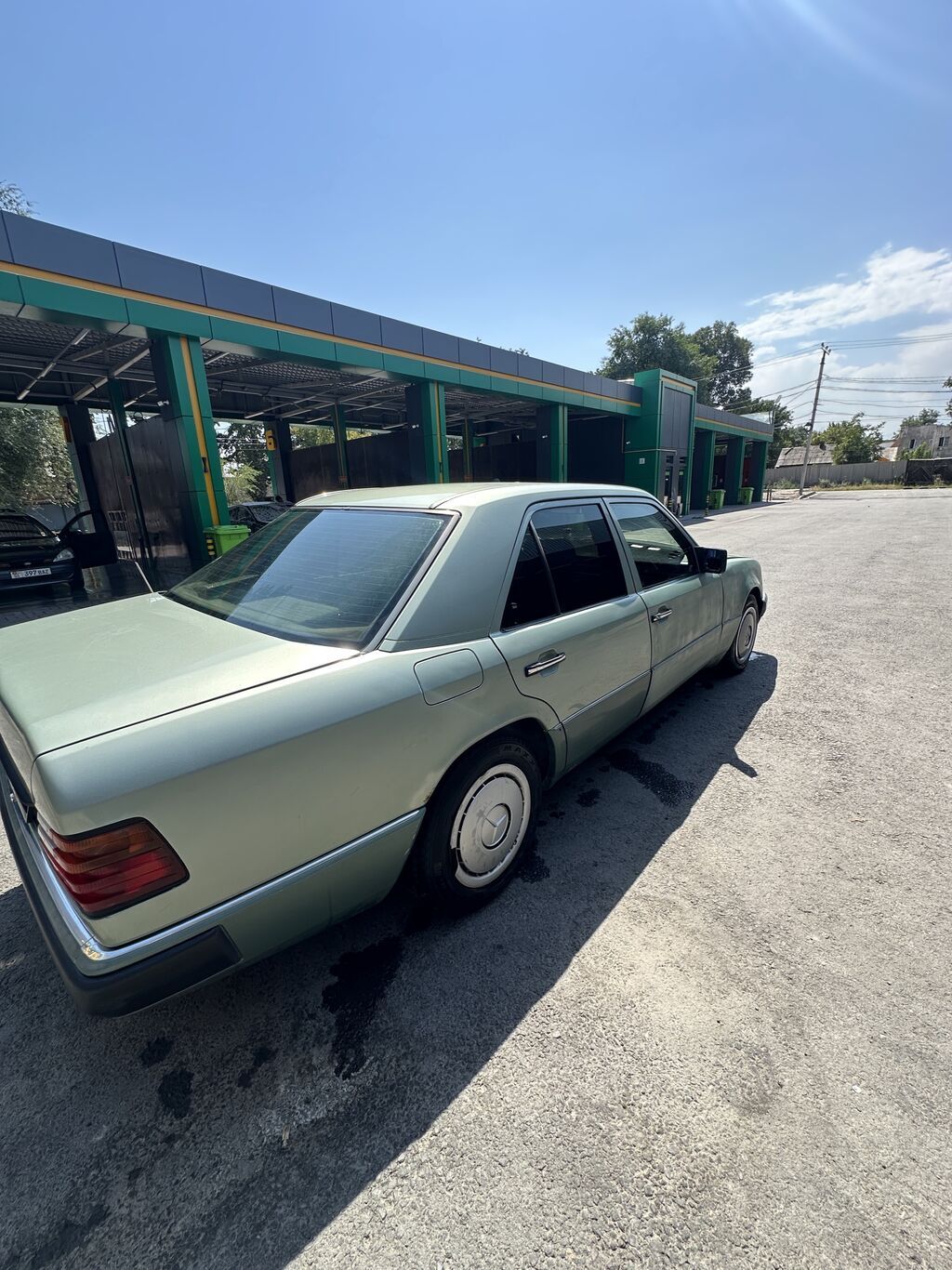 Mercedes-Benz W124: 1990 г., 2.3 л, Механика, Бензин, Седан: фото 4