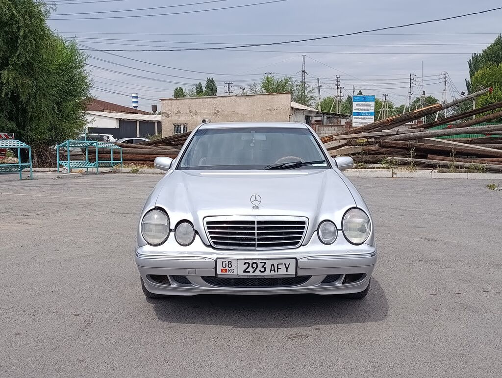 Mercedes-Benz E-Class: 2001 г., 3.2 л, Автомат, Газ, Седан: фото 2