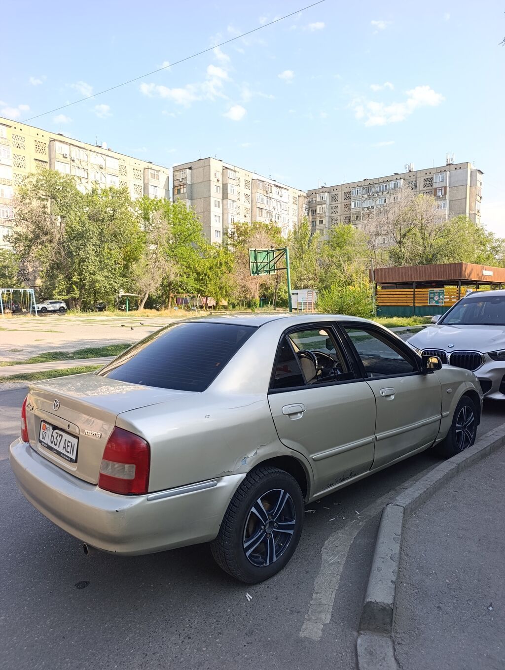 Mazda 323: 2002 г., 1.6 л, Автомат, Бензин, Седан: фото 3