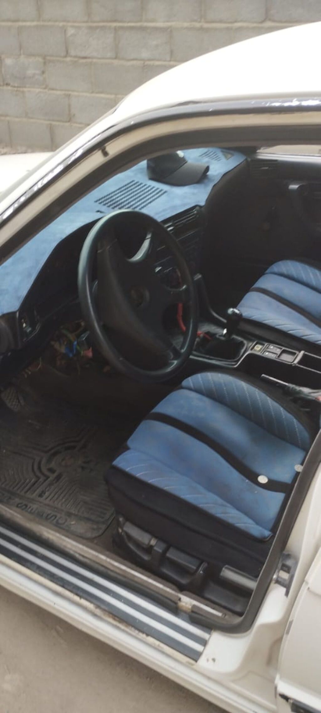 BMW 5 series: 1993 г., 2 л, Механика, Бензин, Седан: фото 3