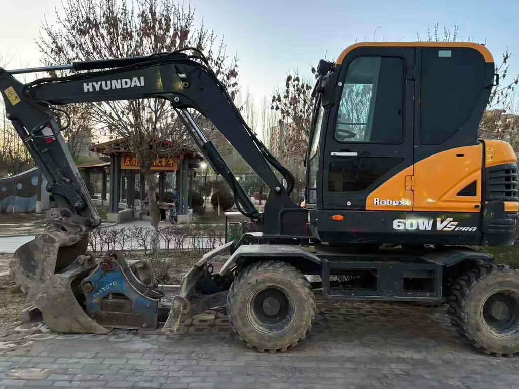 Услуги экскаватора | Выкорчевывание пней, Траншеи, Котлованы: фото 3