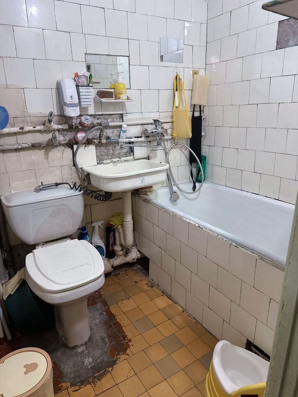 3 комнаты, 58 м², 3 мкр 104 серия, 2 этаж, Старый ремонт: фото 6
