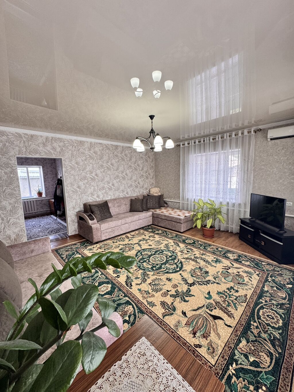 Продаю дом в Токмоке 5.5 сотки Общая площадь 99 кв м 5 комнат кухня: фото 2