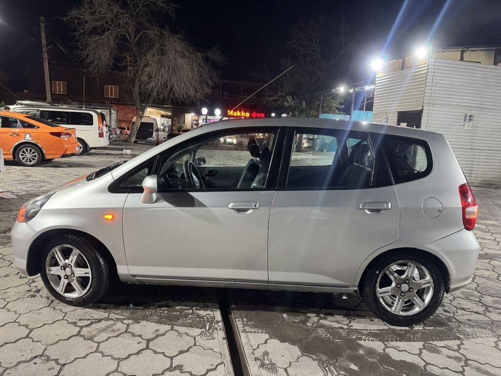 Honda Jazz: 2002 г., 1.3 л, Автомат, Бензин, Хэтчбэк: фото 6