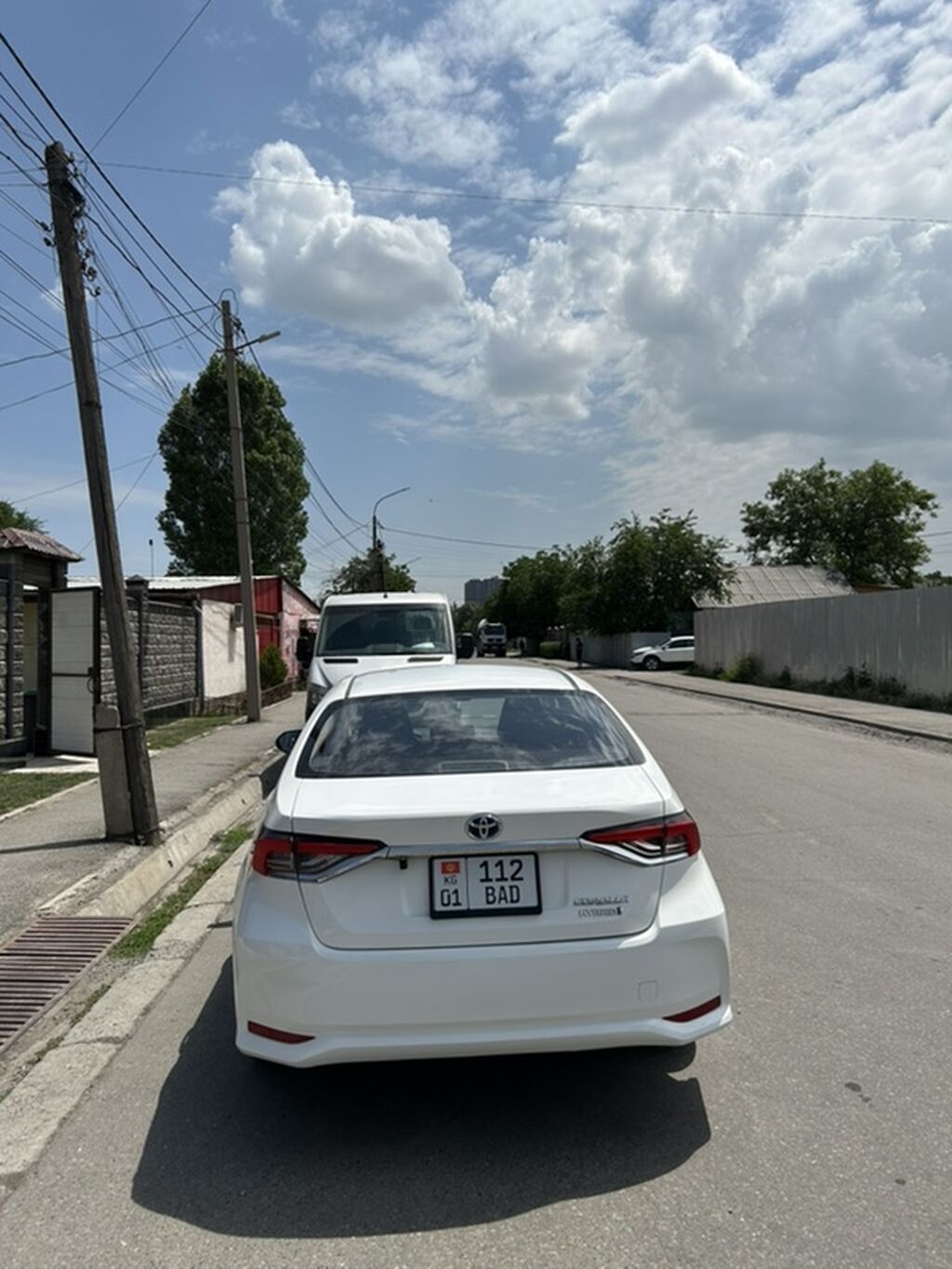 Toyota Corolla: 2021 г., 1.8 л, Вариатор, Гибрид, Седан: фото 3