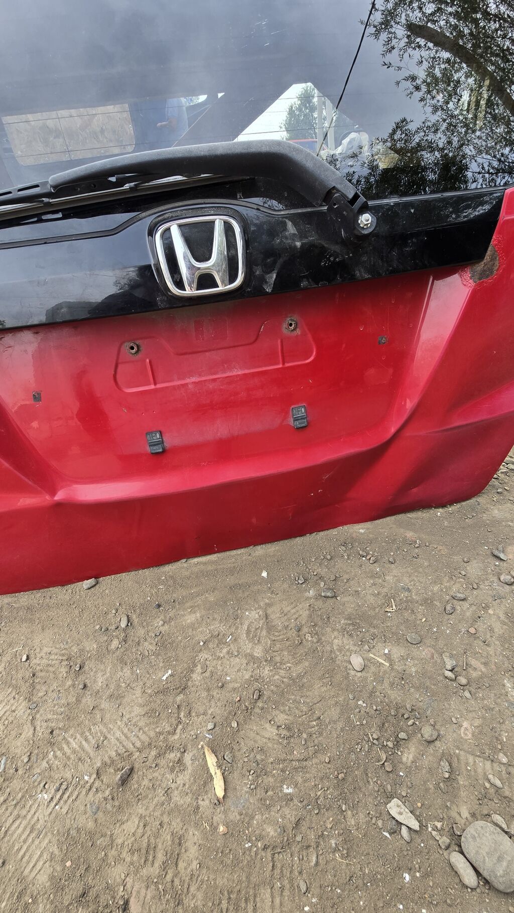 Крышка багажника (пятая дверь) Honda Fit 2008 - Оригинальная деталь: фото 2