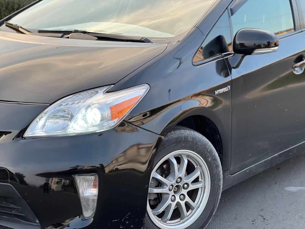 Toyota Prius: 2012 г., 1.8 л, Вариатор, Гибрид, Лифтбек: фото 5
